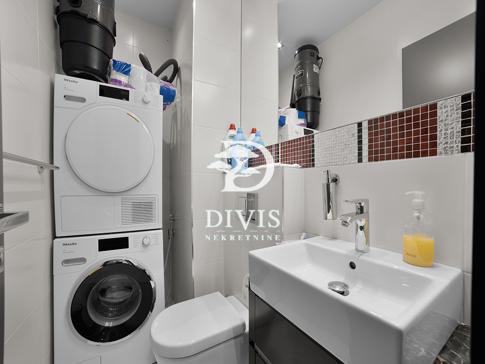 Slika 1 - Serdar Jola, Četvorosoban stan na prodaju, 360m2, 1.700.000€